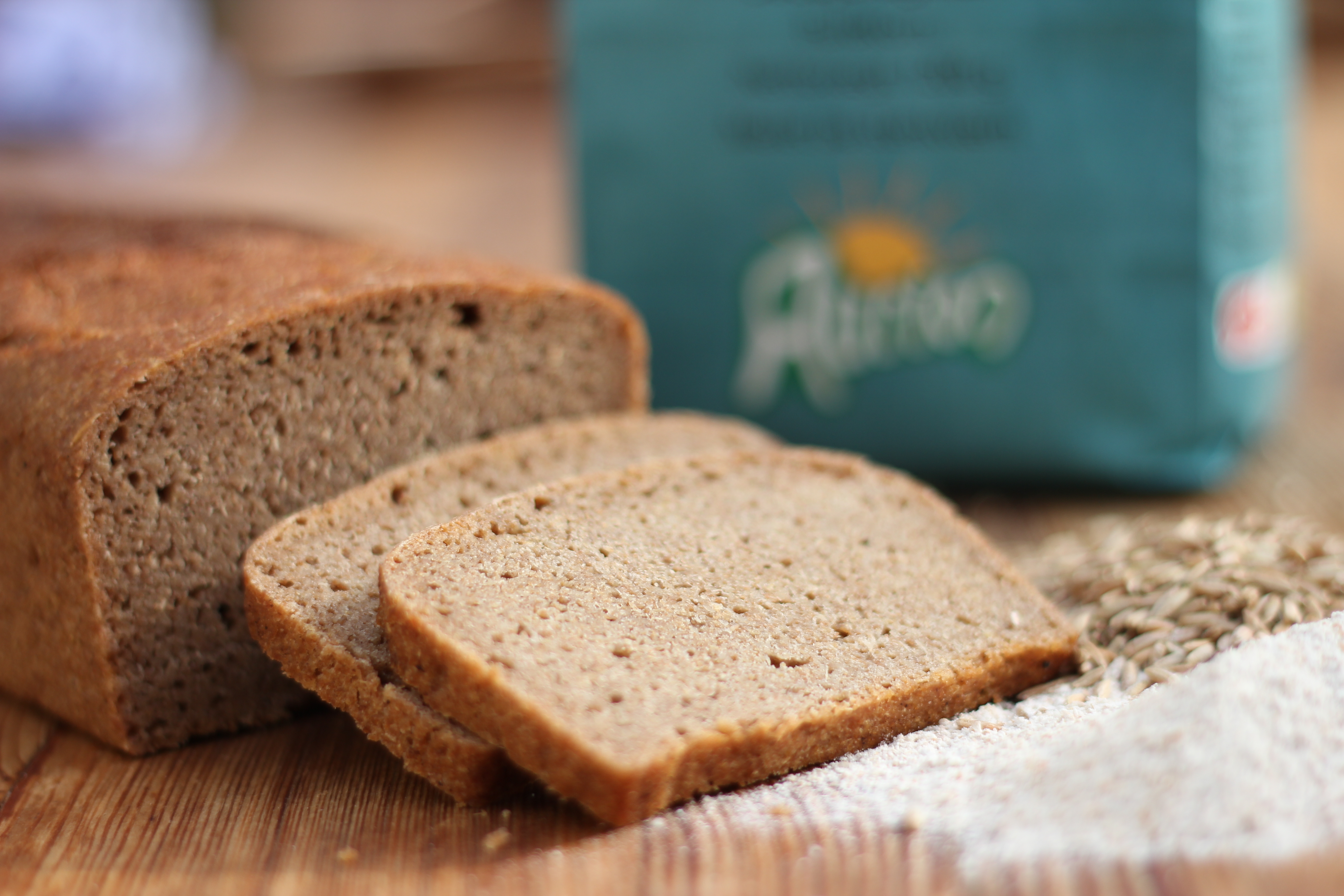 Svedjerugbrød med spelt