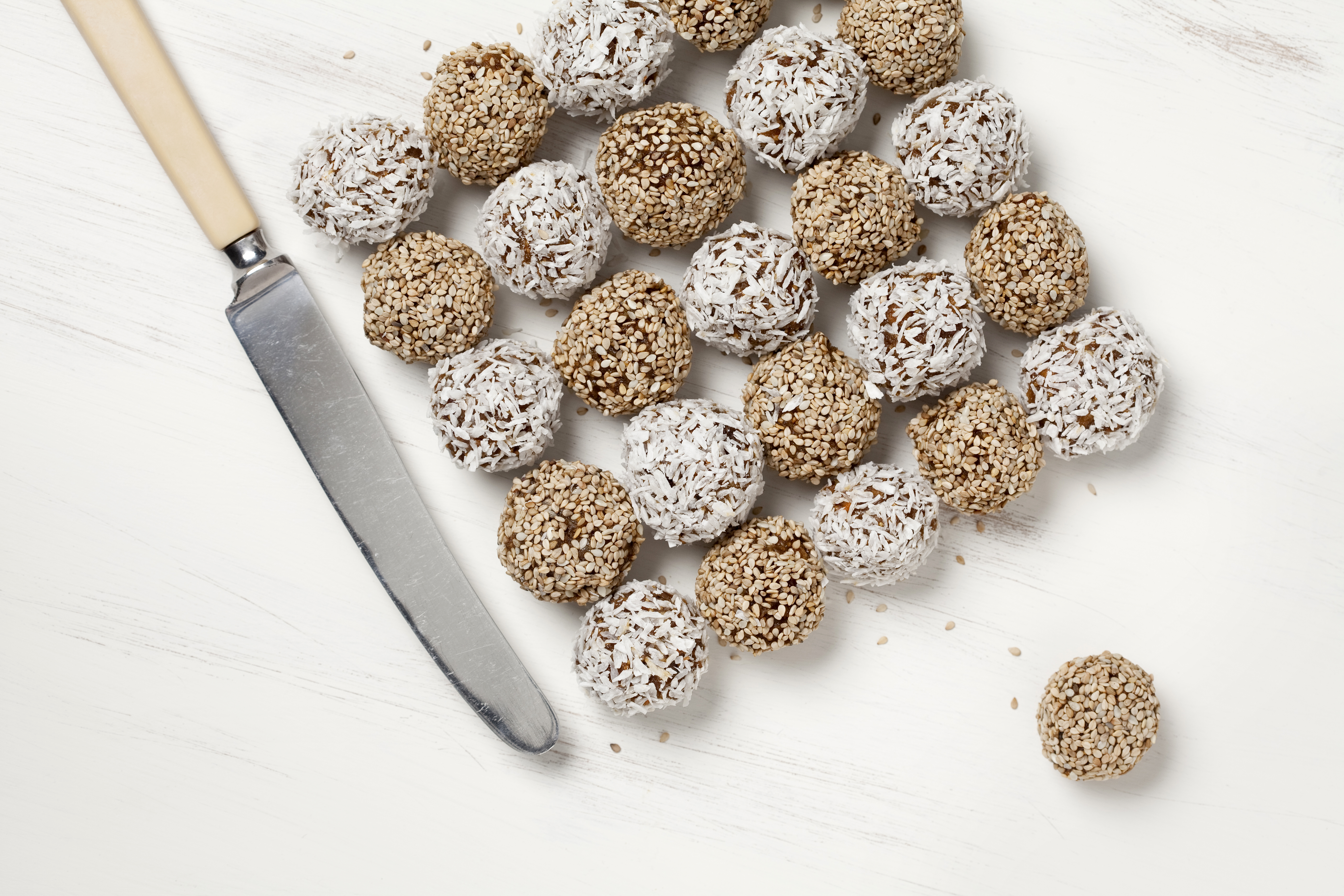 Glutenfrie figenkugler med frugt og quinoa